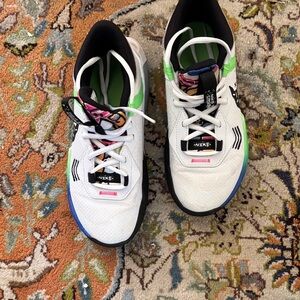 Nike White and Green Sneakers